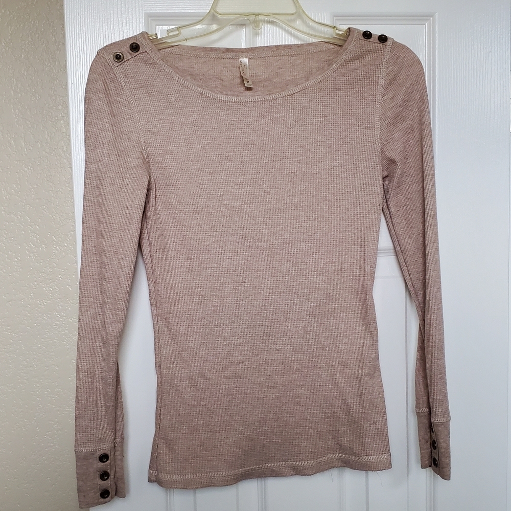 Long sleeve t-shirt
